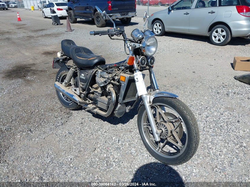 JH2RC1101DM004566 HONDA CX650 Photo 1