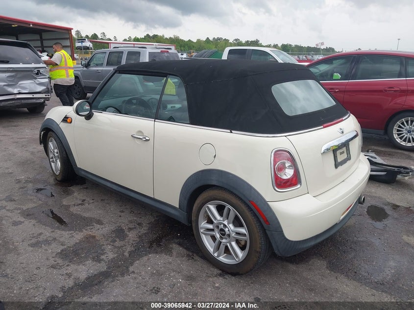 2015 Mini Convertible Cooper VIN: WMWZN3C53FT862196 Lot: 39065942