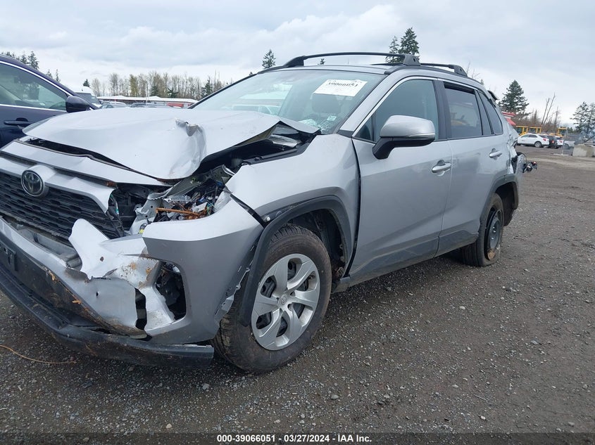 VIN 2T3G1RFV6MC142746 2021 TOYOTA RAV4 LE