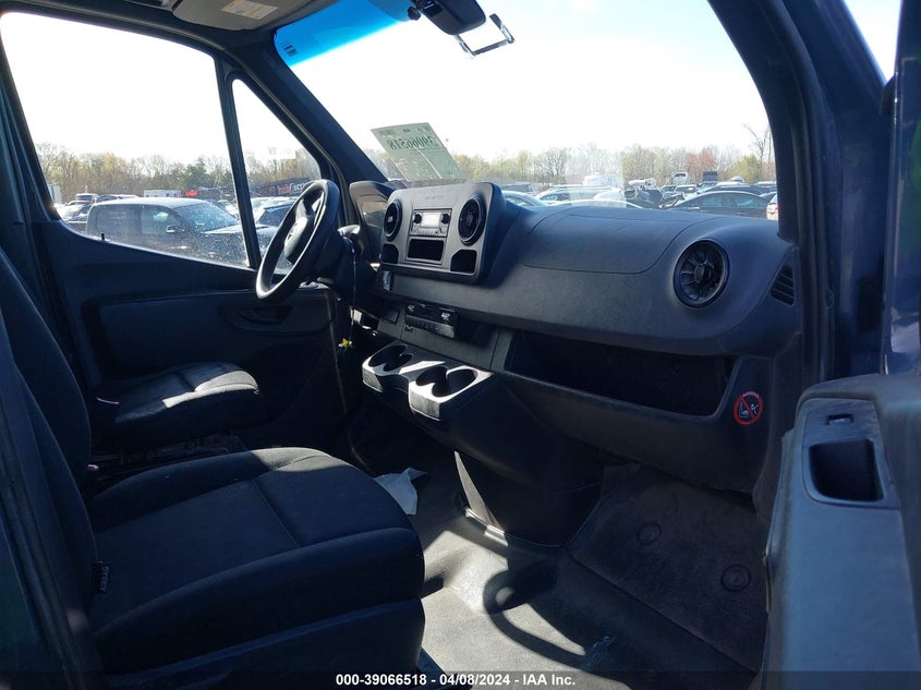 2019 Mercedes-Benz Sprinter 2500 High Roof V6 VIN: WD4PF1CD2KP133666 Lot: 39066518