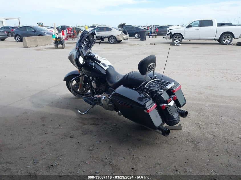 2015 HARLEY-DAVIDSON FLHX STREET GLIDE - 1HD1KBM15FB604457