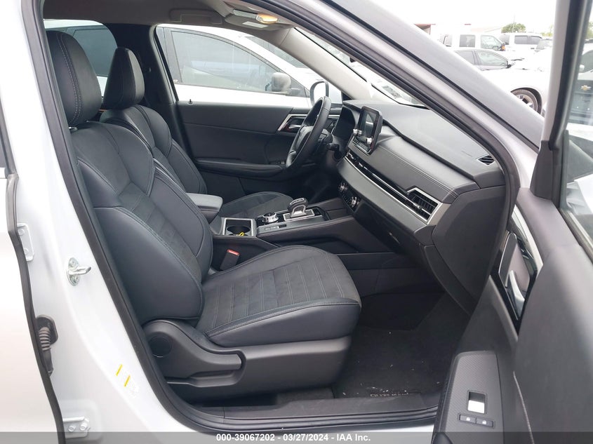 2023 MITSUBISHI OUTLANDER SE/SE BLACK EDITION/SE TE - JA4J3UA81PZ030728