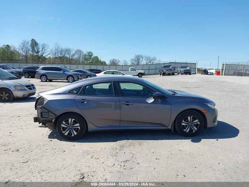 VIN 19XFC2F53JE041943 2018 HONDA CIVIC LX