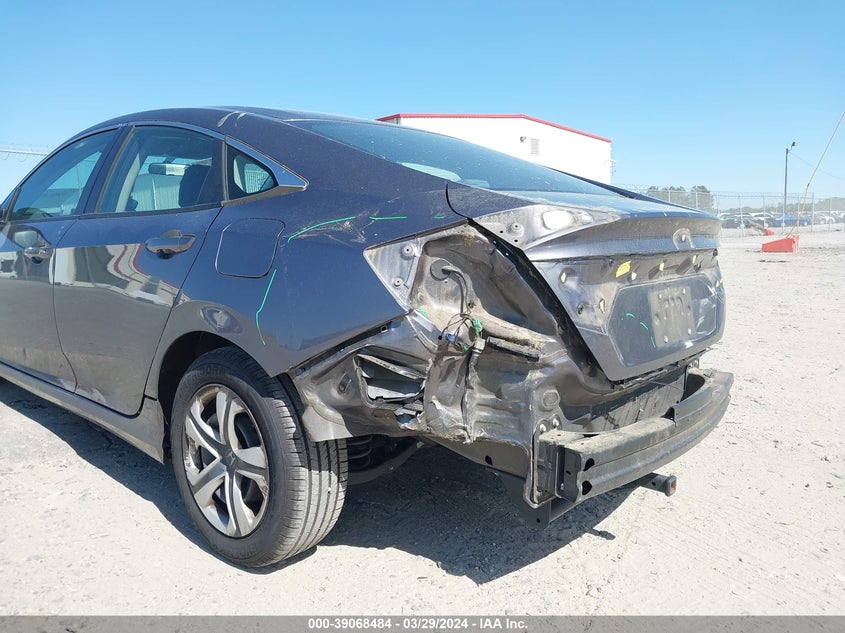 VIN 19XFC2F53JE041943 2018 HONDA CIVIC LX
