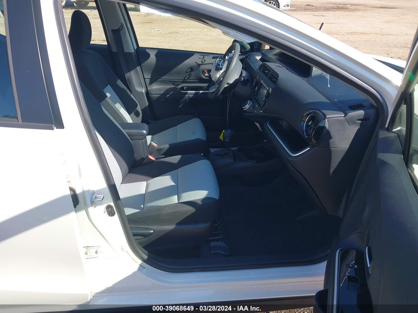 2017 Toyota Prius C Three VIN: JTDKDTB39H1596687 Lot: 39068649