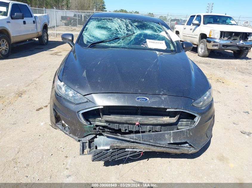 2019 Ford Fusion Hybrid Se VIN: 3FA6P0LU0KR256670 Lot: 39068949