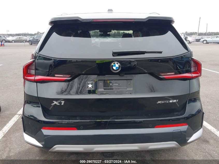 WBX73EF08P5Y08848 BMW X1 XDRIVE28I 16