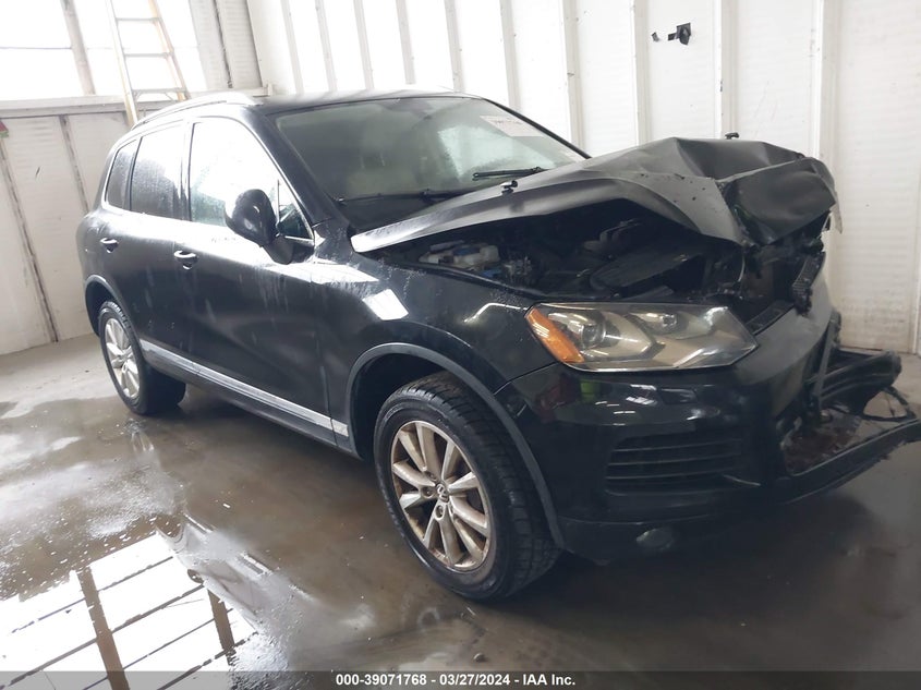 2014 VOLKSWAGEN TOUAREG 3.6L SPORT - WVGEF9BP4ED015244