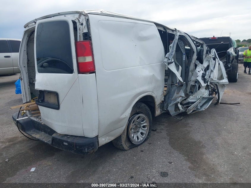 1GCSGAFX7B1125833 2011 CHEVROLET EXPRESS photo no. 4