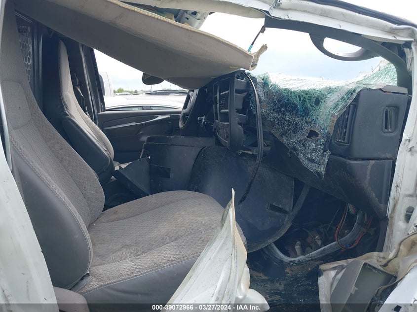 1GCSGAFX7B1125833 2011 CHEVROLET EXPRESS photo no. 5