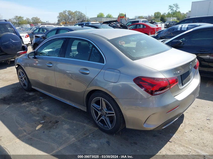 2019 Mercedes-Benz A 220 4Matic VIN: WDD3G4FB4KW005233 Lot: 39073025