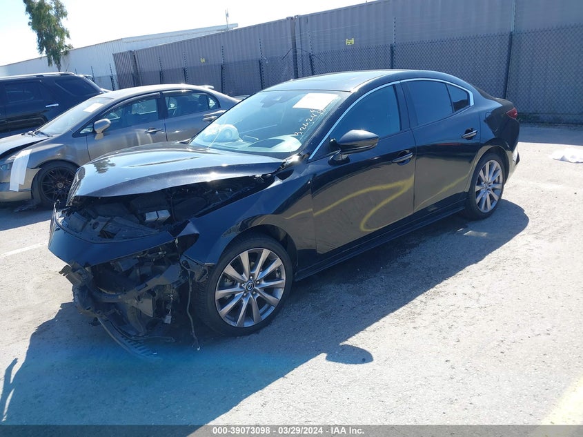 VIN 3MZBPAEM1KM100675 2019 MAZDA MAZDA3 PREMIUM