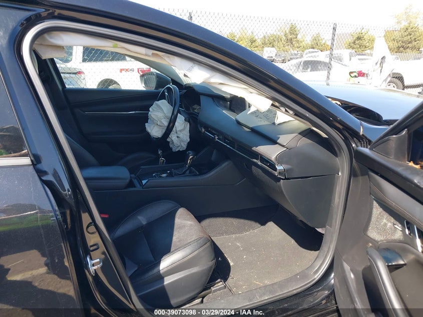 VIN 3MZBPAEM1KM100675 2019 MAZDA MAZDA3 PREMIUM