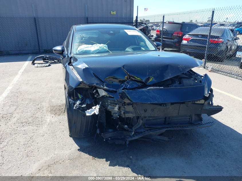 VIN 3MZBPAEM1KM100675 2019 MAZDA MAZDA3 PREMIUM