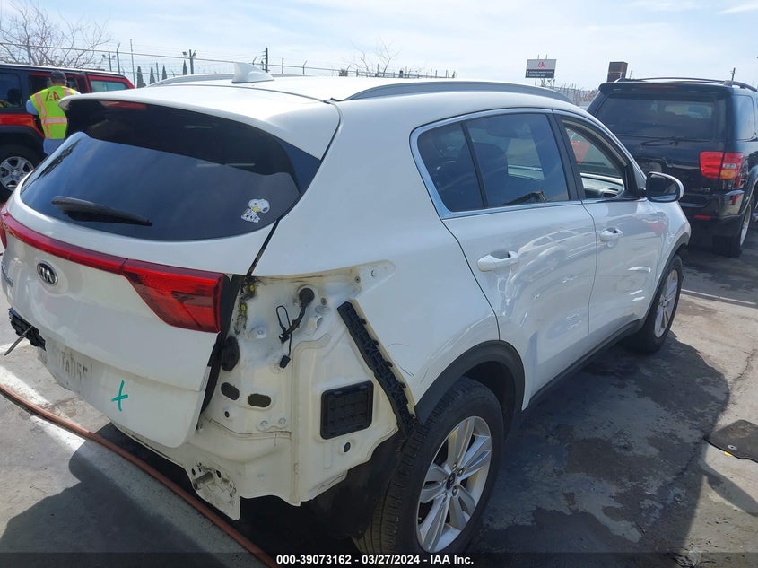 VIN KNDPM3AC8J7483954 2018 KIA SPORTAGE LX