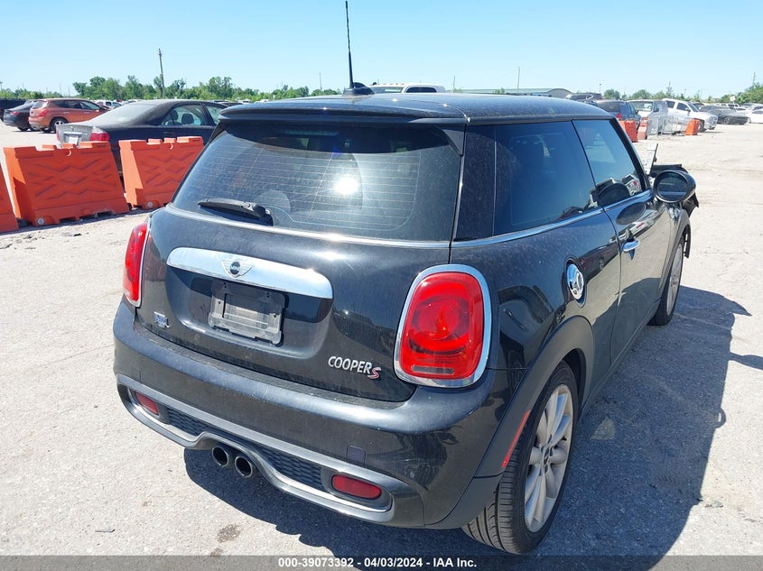 2015 Mini Hardtop Cooper S VIN: WMWXP7C51F2A35282 Lot: 39073392
