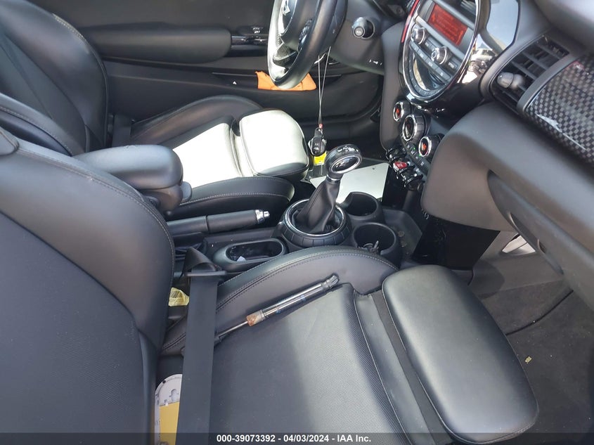 2015 Mini Hardtop Cooper S VIN: WMWXP7C51F2A35282 Lot: 39073392