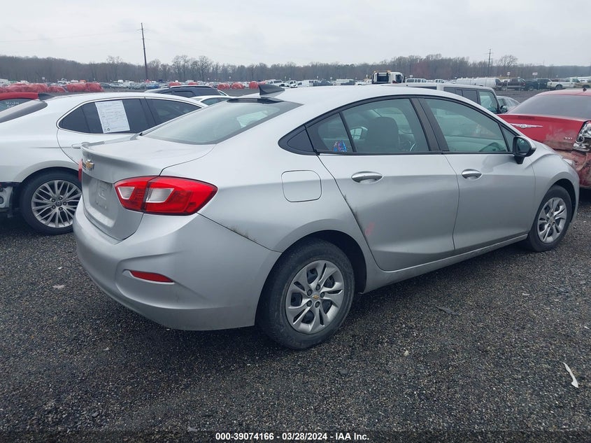 VIN 1G1BC5SM2K7125579 2019 CHEVROLET CRUZE LS