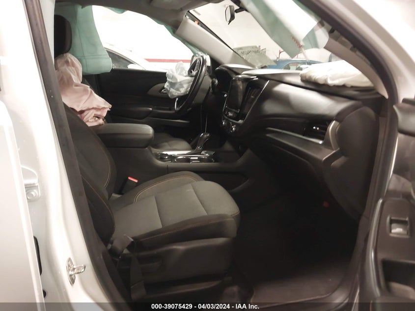 VIN 1GNEVGKW7JJ130331 2018 CHEVROLET TRAVERSE 1LT