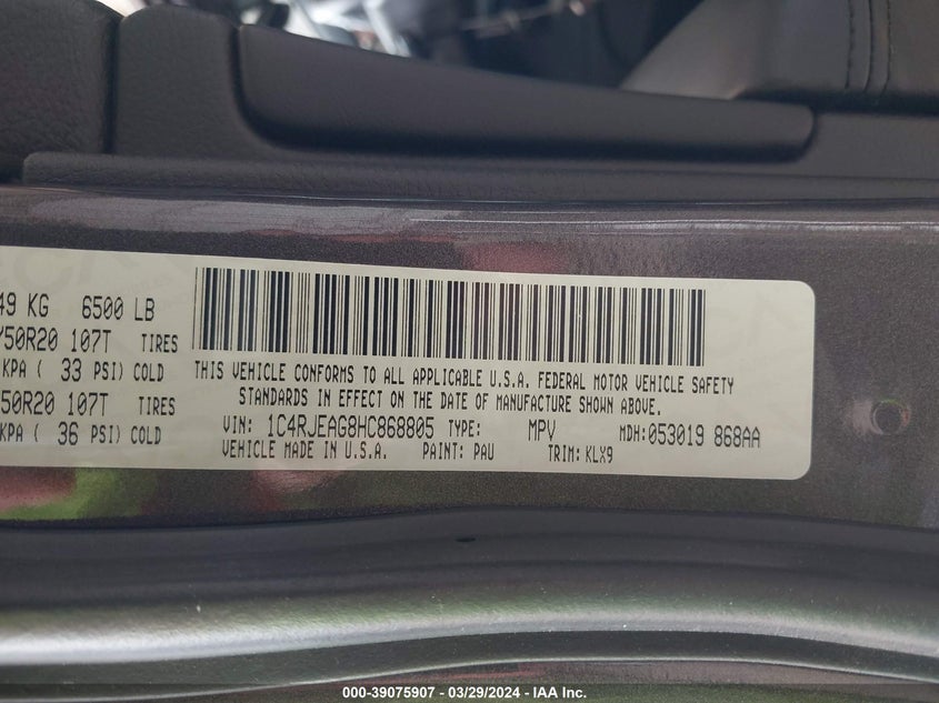 VIN 1C4RJEAG8HC868805 2017 JEEP GRAND CHEROKEE LAREDO