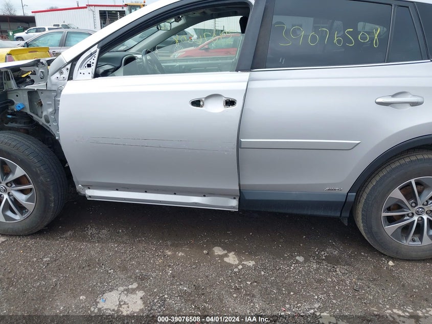 2016 TOYOTA RAV4 HYBRID XLE - JTMRJREV6GD024934