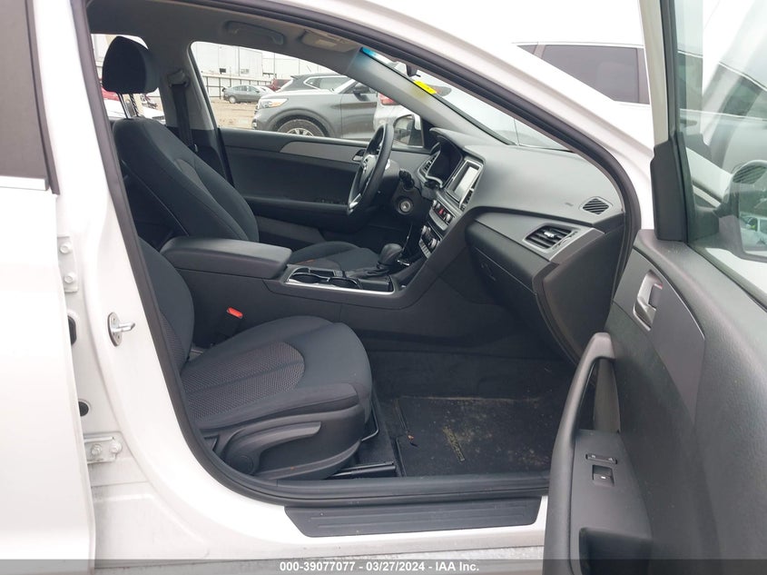 VIN 5NPE24AF5KH806643 2019 HYUNDAI SONATA SE