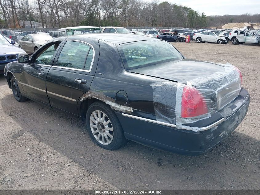 2007 Lincoln Town Car Signature VIN: 1LNHM81V07Y630950 Lot: 39077261