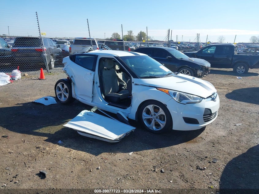 2013 Hyundai Veloster Base W/Gray VIN: KMHTC6AS0DU174315 Lot: 39077723