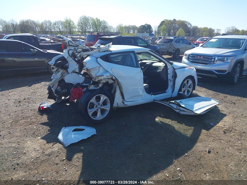 2013 Hyundai Veloster Base W/Gray VIN: KMHTC6AS0DU174315 Lot: 39077723