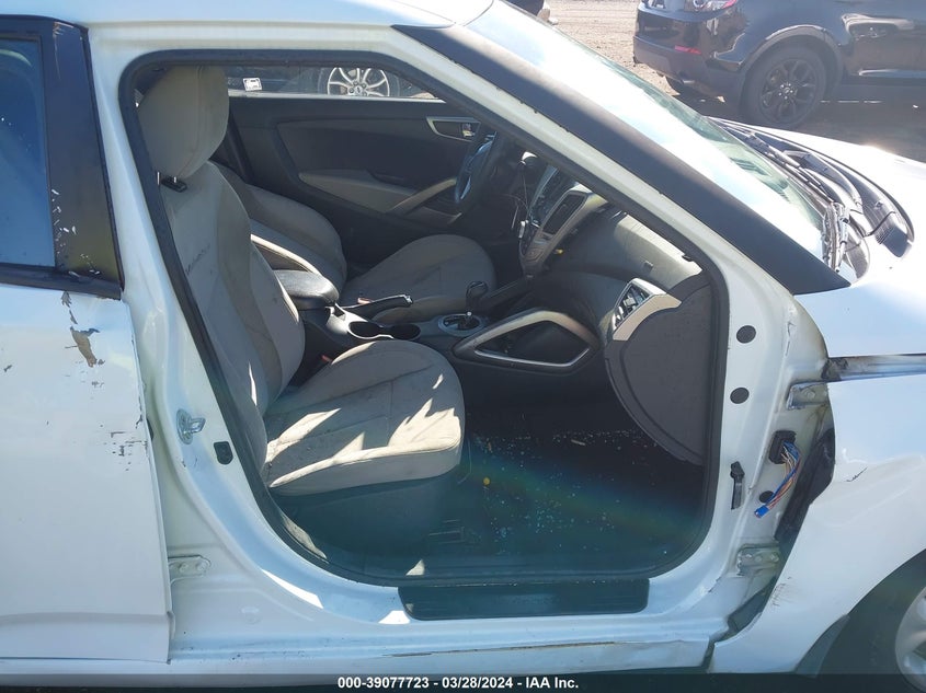 2013 Hyundai Veloster Base W/Gray VIN: KMHTC6AS0DU174315 Lot: 39077723