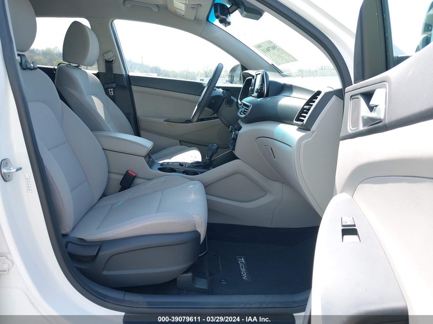 VIN KM8J33ALXKU901258 2019 HYUNDAI TUCSON SEL