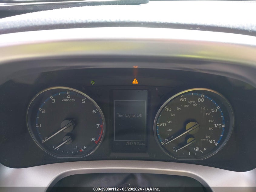 VIN JTMBFREV7JJ189094 2018 TOYOTA RAV4 LE