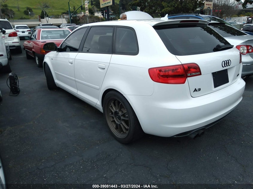 2010 AUDI A3 VIN: WAUBEAFM3AA111029