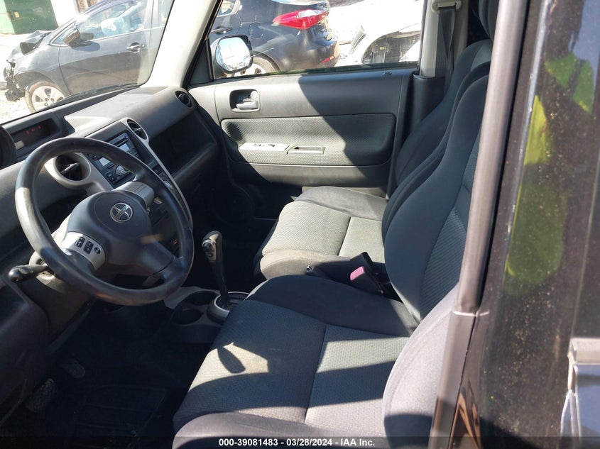 2006 Scion Xb VIN: JTLKT324364106305 Lot: 39081483