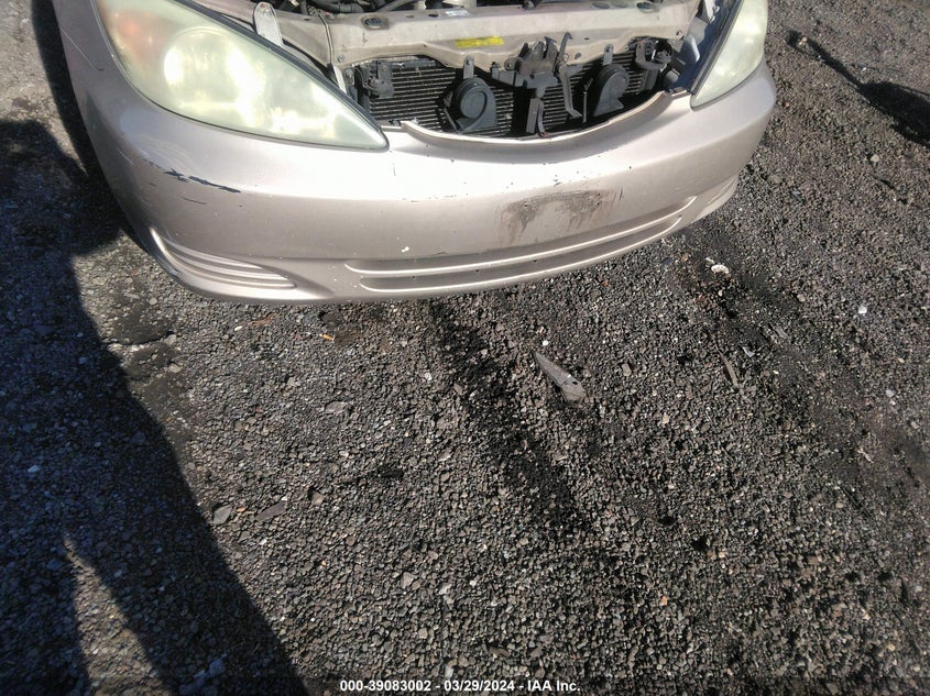 2004 Toyota Camry Le VIN: 4T1BE32KX4U845667 Lot: 39083002