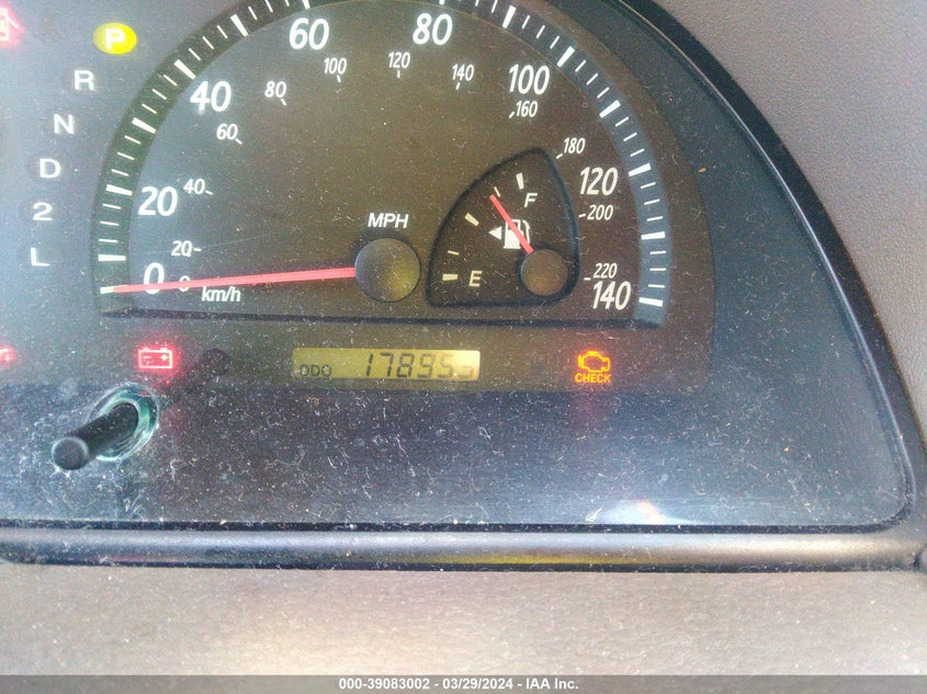 2004 Toyota Camry Le VIN: 4T1BE32KX4U845667 Lot: 39083002