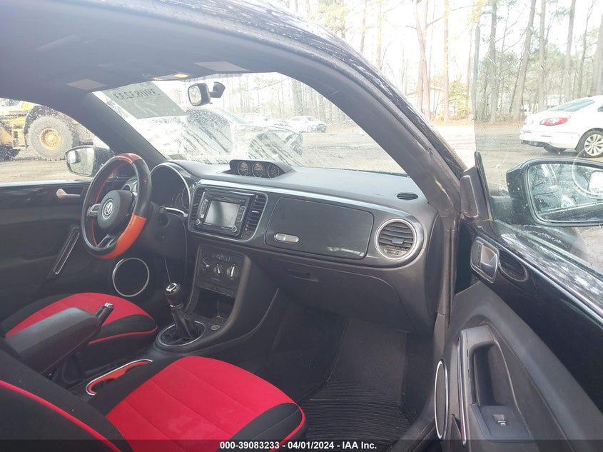 2013 VOLKSWAGEN BEETLE TURBO - 3VW4T7AT1DM684468