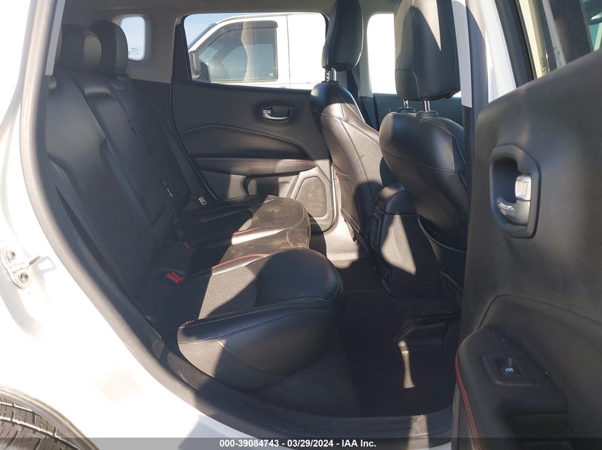 VIN 3C4NJDDB6LT232745 2020 JEEP COMPASS TRAILHAWK 4X4