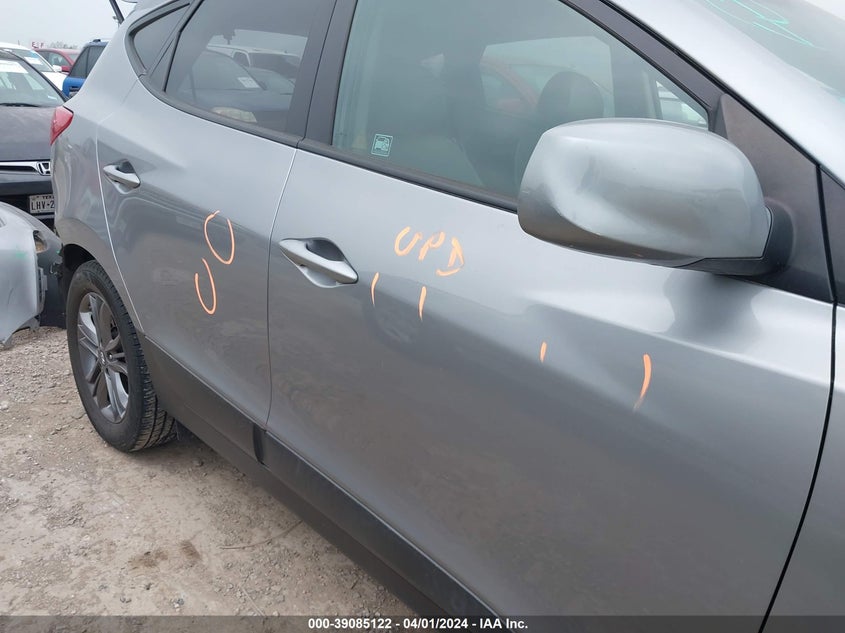 2015 HYUNDAI TUCSON SE - KM8JU3AG8FU107428