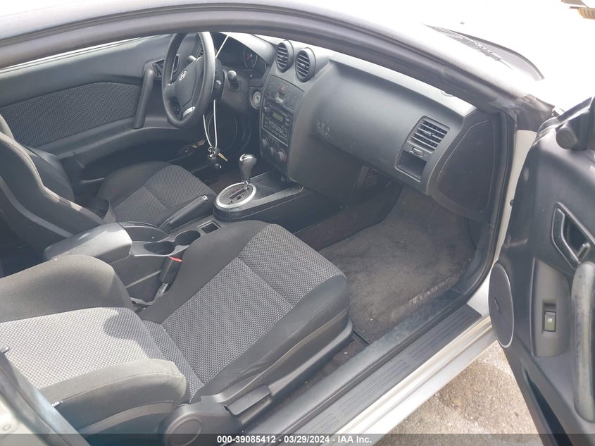 2003 Hyundai Tiburon VIN: KMHHM65D43U087903 Lot: 39085412