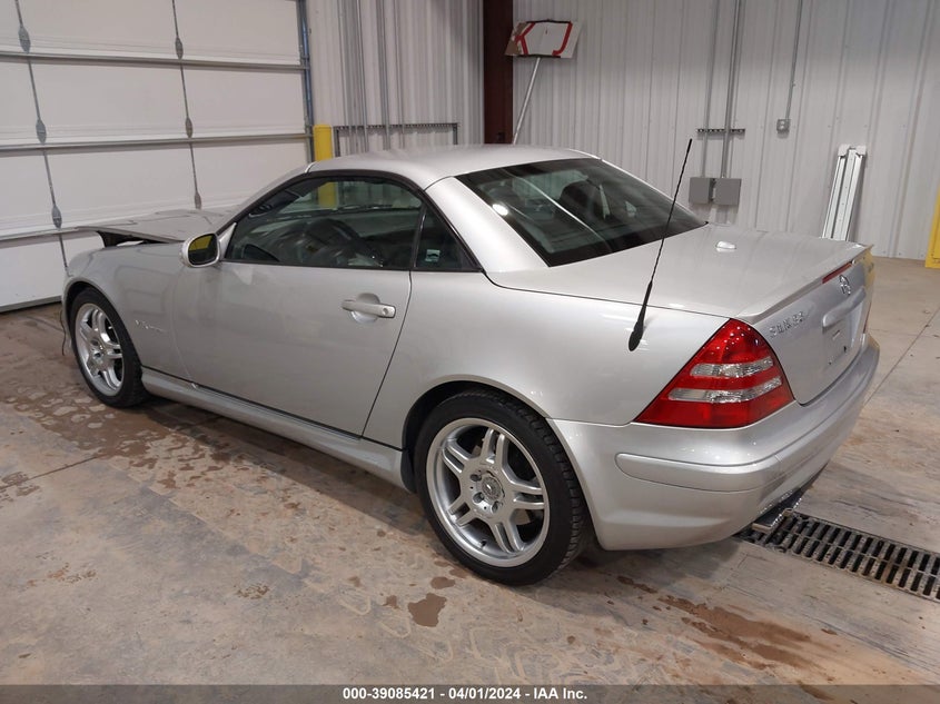 2002 Mercedes-Benz Slk 32 Amg VIN: WDBKK66F52F253752 Lot: 39085421