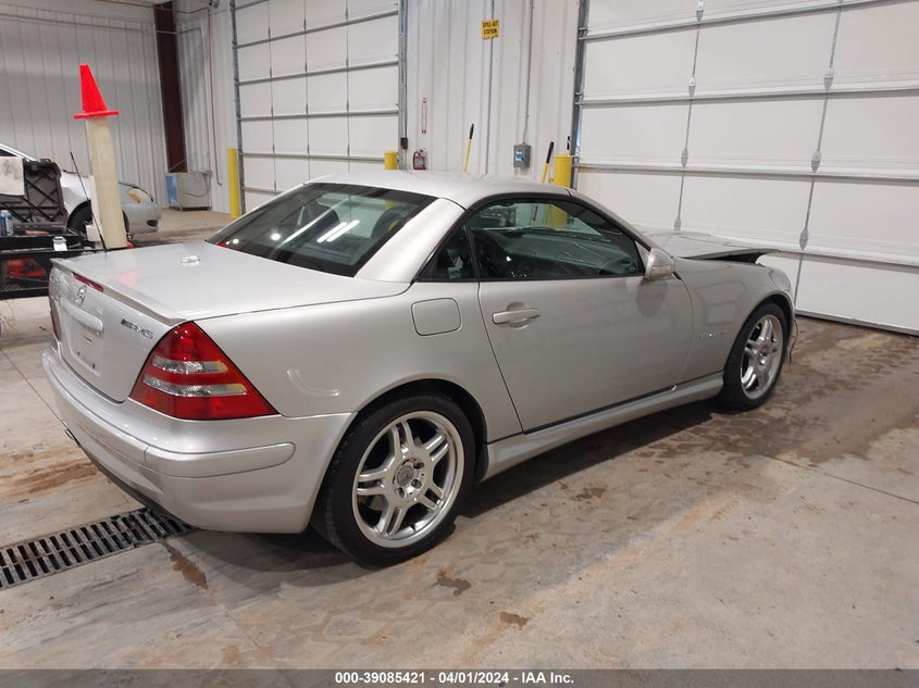 2002 Mercedes-Benz Slk 32 Amg VIN: WDBKK66F52F253752 Lot: 39085421