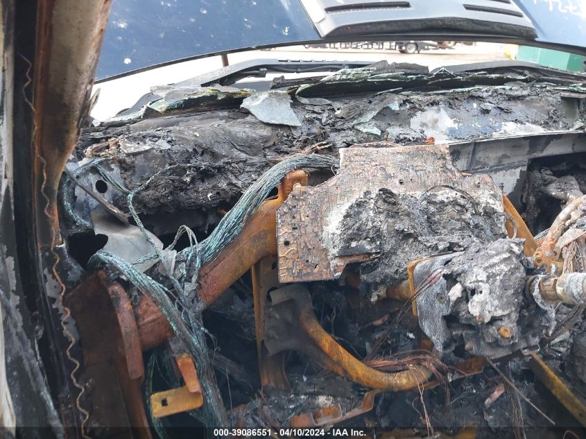 2012 GMC Sierra 2500Hd Denali VIN: 1GT125E89CF213685 Lot: 39086551