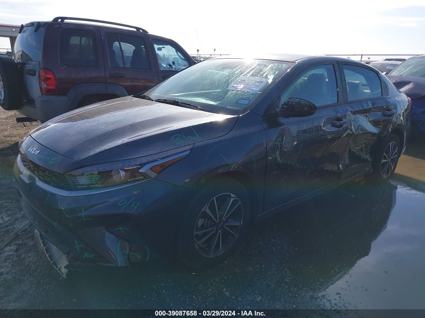 VIN 3KPF24AD8PE596652 2023 KIA FORTE LXS