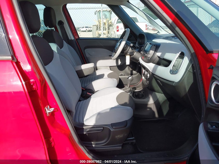 2014 FIAT 500L EASY - ZFBCFABH1EZ027301