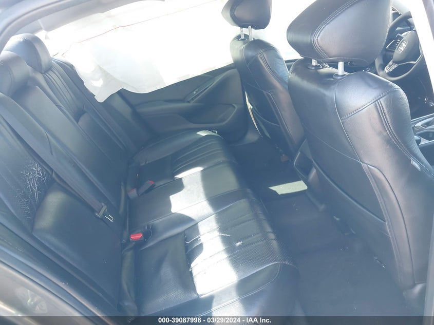 VIN 1HGCV1F11JA013146 2018 HONDA ACCORD LX