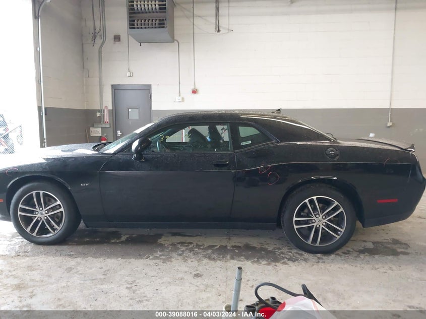 VIN 2C3CDZGG0JH215632 2018 DODGE CHALLENGER GT