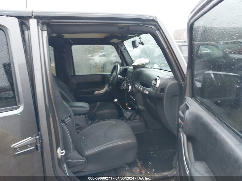 2016 JEEP WRANGLER UNLIMITED SAHARA - 1C4BJWEGXGL164444