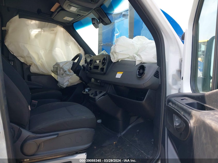 2023 Mercedes-Benz Sprinter 2500 Standard Roof 4-Cyl Gas VIN: W1Y40BHY6PT142722 Lot: 39088345
