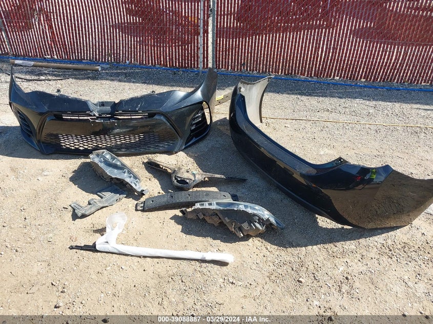 2018 TOYOTA COROLLA SE - 5YFBURHE8JP786963